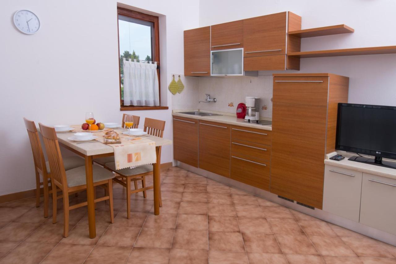 Apartments Mira 1 Premantura Luaran gambar